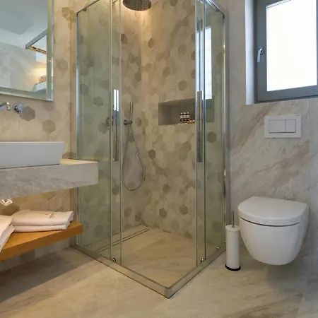 公寓式酒店 Golden Bay Luxury And 克里希阿克提