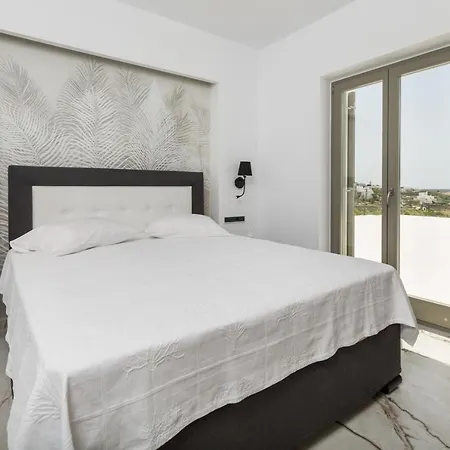 Golden Bay Luxury And Aparthotel Chrisi Akti (Paros)