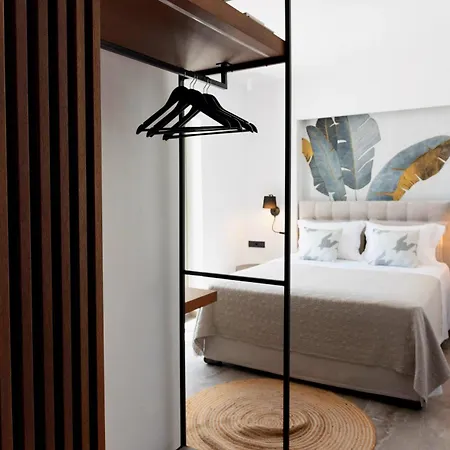 Golden Bay Luxury And Apartahotel Chrisi Akti (Paros)