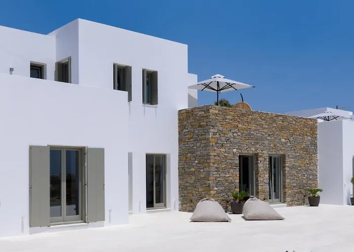 Golden Bay Luxury And Lägenhetshotell 4*