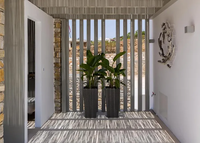 Lägenhetshotell Golden Bay Luxury And 4*