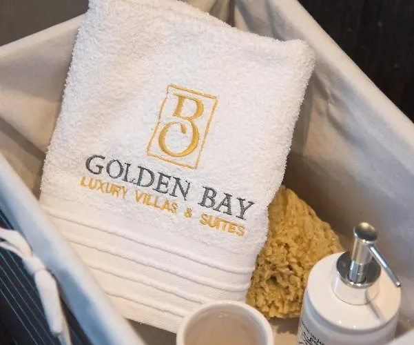 Golden Bay Luxury And Lägenhetshotell 4*