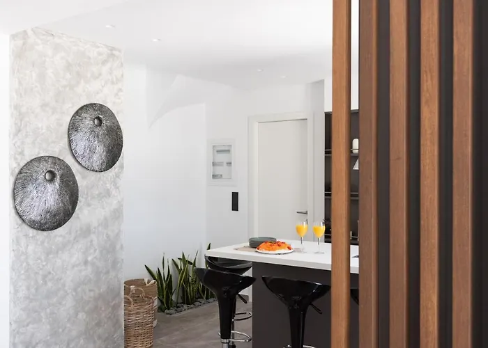 Golden Bay Luxury And Lägenhetshotell Chrisi Akti (Paros)