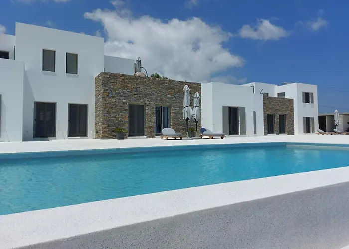 Lägenhetshotell Golden Bay Luxury And 4*